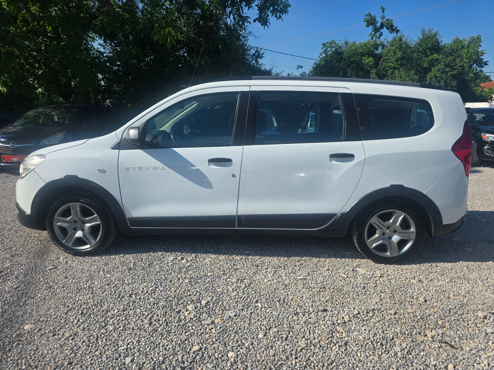 Dacia Lodgy 1.5DCI-ЕВРО 6В-116 К.С-STEPWAY-7 МЕСТА-КАМЕРА, снимка 3 - Автомобили и джипове - 54870401