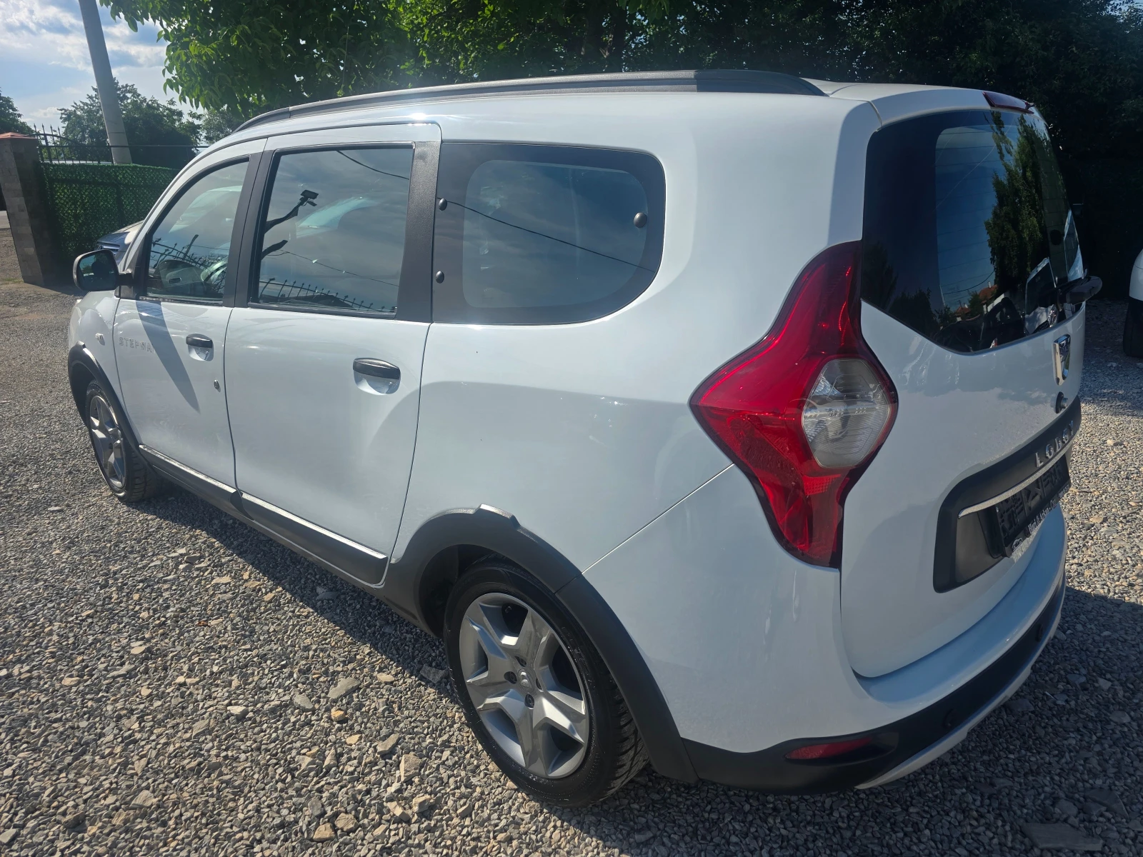 Dacia Lodgy 1.5DCI-ЕВРО 6В-116 К.С-STEPWAY-7 МЕСТА-КАМЕРА, снимка 4 - Автомобили и джипове - 54870401