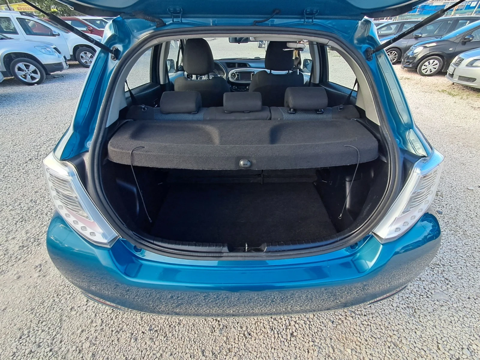 Toyota Yaris 1.5 Хибрид Камера 4л/100км, снимка 8 - Автомобили и джипове - 55040206