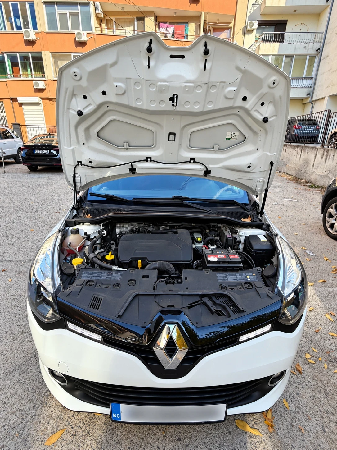 Renault Clio 1.2 LPG/Petrol, снимка 4 - Автомобили и джипове - 56455938