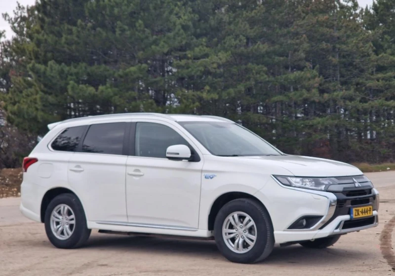 Mitsubishi Outlander ТОП Цена! Фейс PHEV, снимка 6 - Автомобили и джипове - 48217279