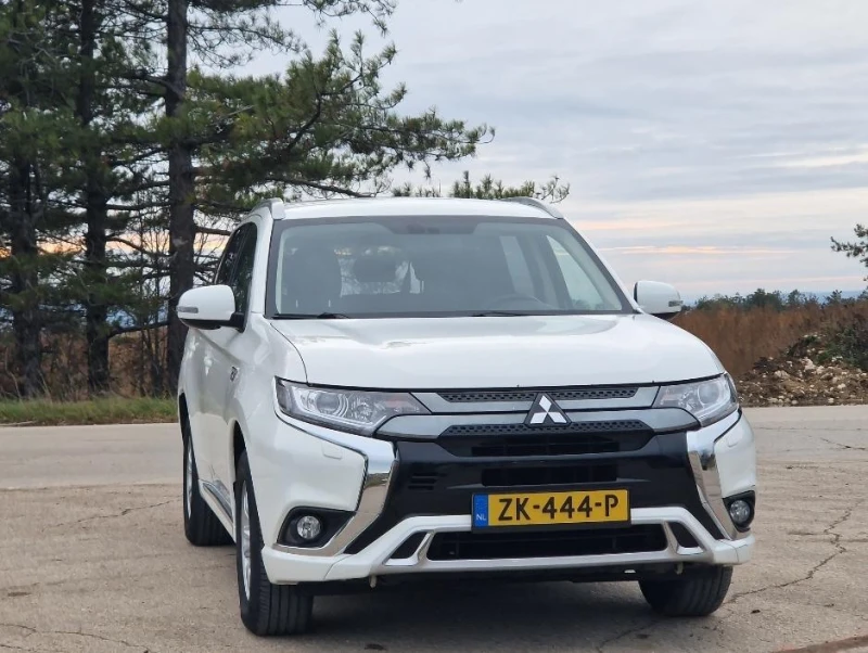 Mitsubishi Outlander ТОП Цена! Фейс PHEV, снимка 9 - Автомобили и джипове - 48217279