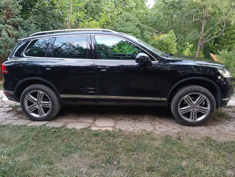 VW Touareg Highline + Exclusive/BlueMotion/360камера/Webasto, снимка 3 - Автомобили и джипове - 52649860