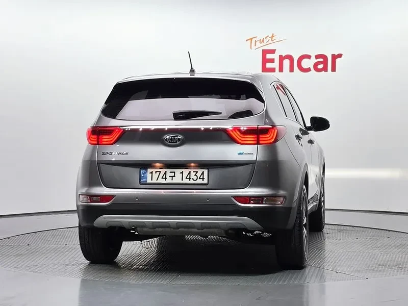 Kia Sportage 4Th Generation Diesel 1.7 2Wd Trendy, снимка 4 - Автомобили и джипове - 56016324