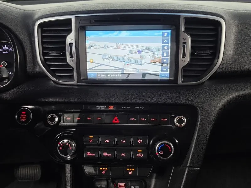 Kia Sportage 4Th Generation Diesel 1.7 2Wd Trendy, снимка 13 - Автомобили и джипове - 56016324