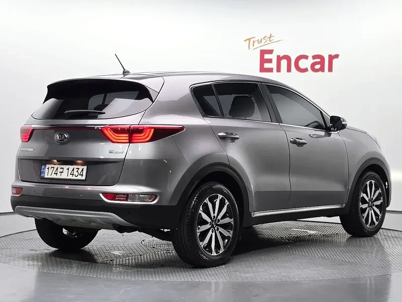 Kia Sportage 4Th Generation Diesel 1.7 2Wd Trendy, снимка 2 - Автомобили и джипове - 56016324
