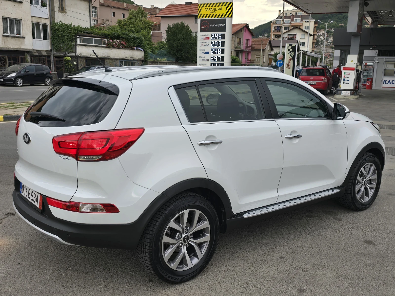 Kia Sportage Внос от Италия бензин газ Топ състояние - изображение 4
