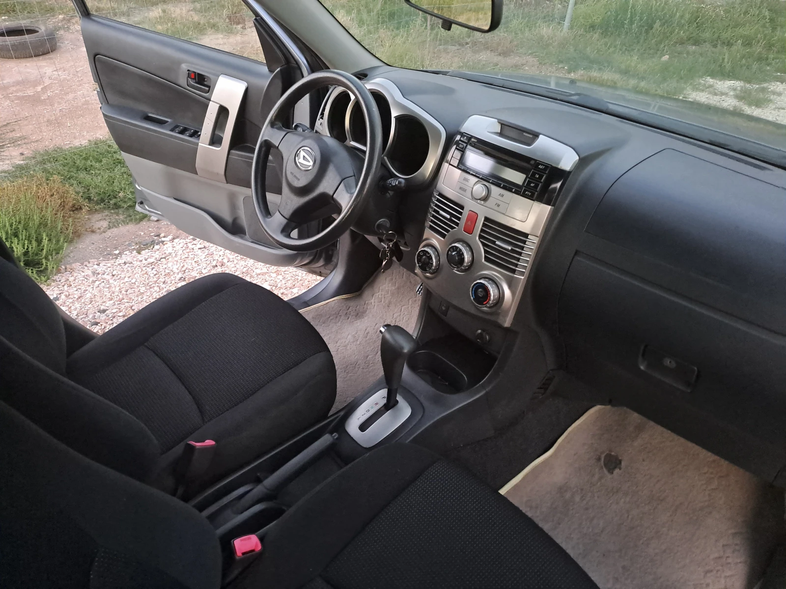 Daihatsu Terios 1.5iAУТОМАТ 4Х4 ESKLUZIVE  - изображение 6