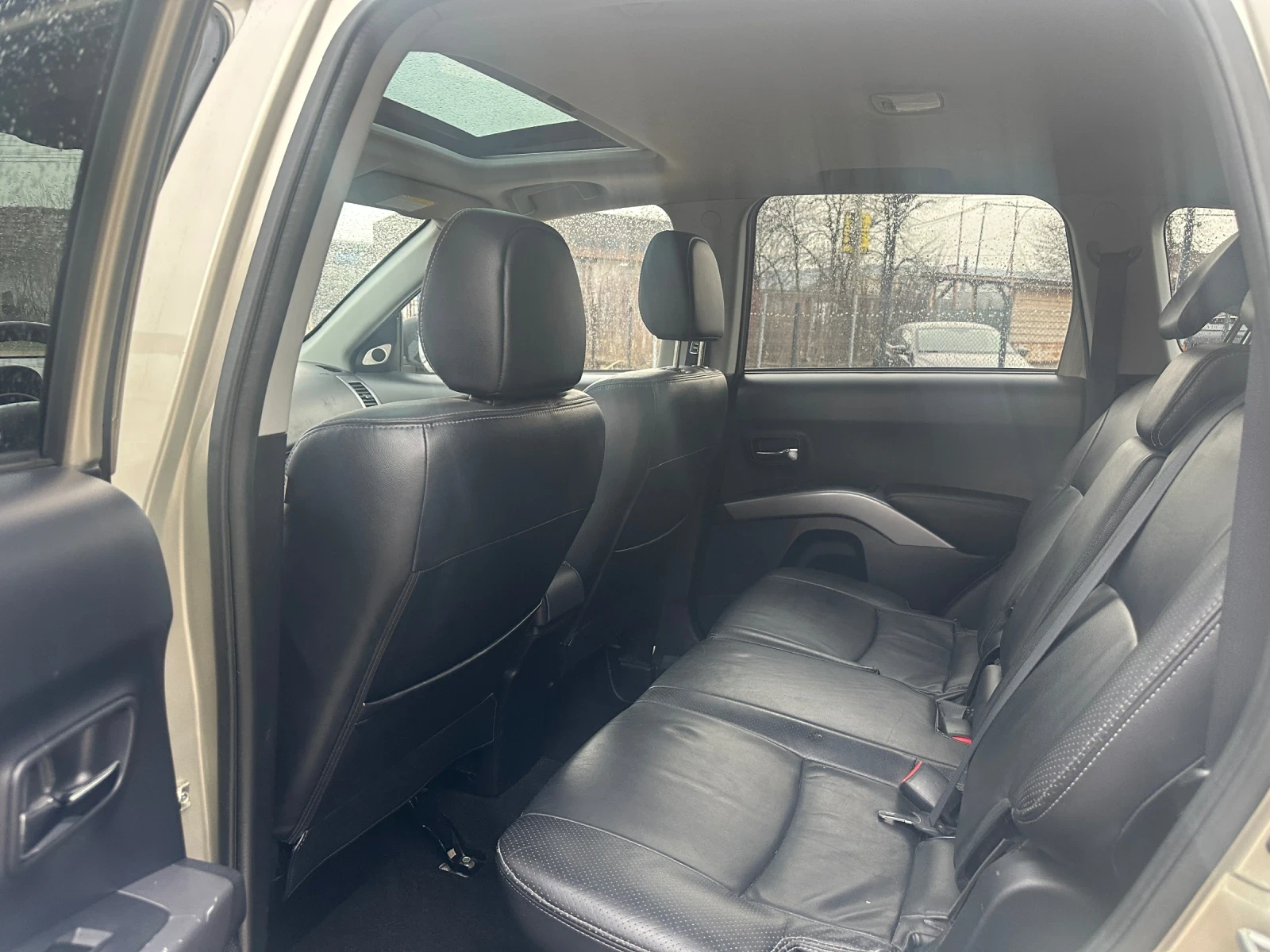 Mitsubishi Outlander 2.4-4x4-AUTOMAT-EXECUTIVE-SWISS-���-������� | Mobile.bg � ����������� 13