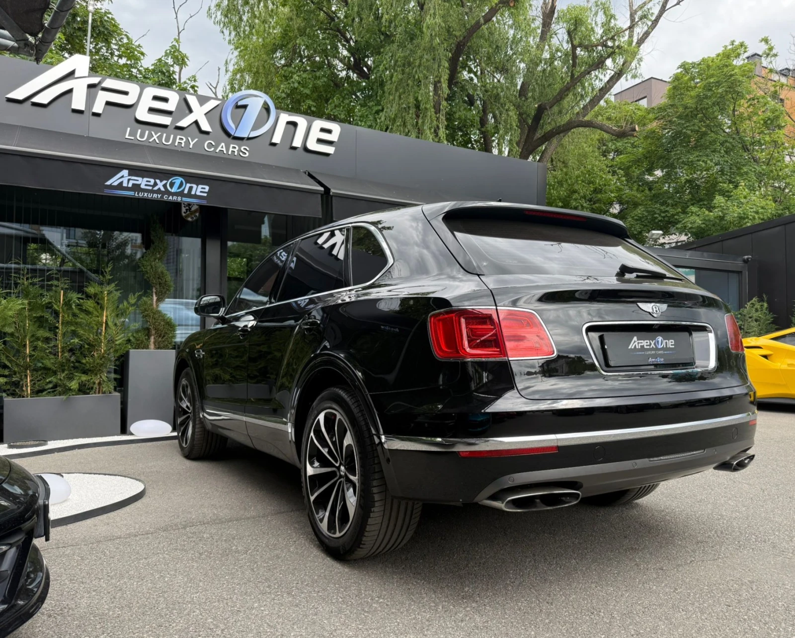 Bentley Bentayga 6.0 W12/TV/NAIM, снимка 4 - Автомобили и джипове - 54614734