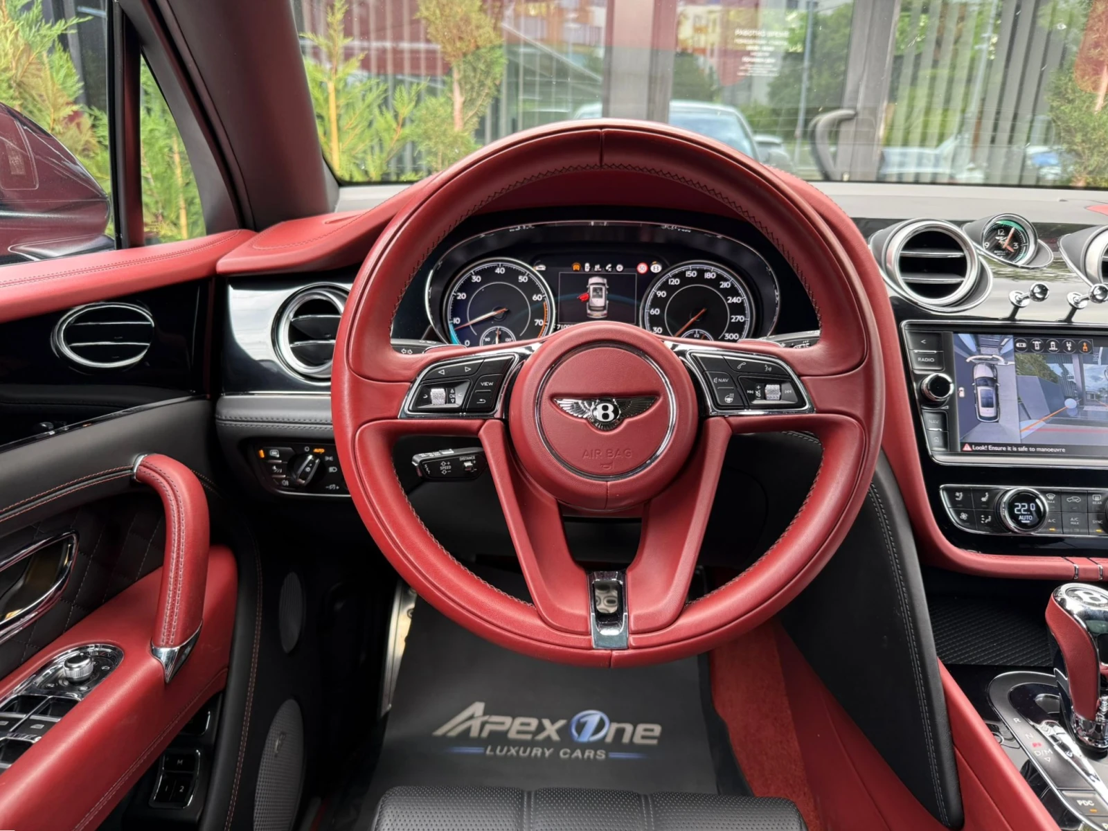 Bentley Bentayga 6.0 W12/TV/NAIM, снимка 8 - Автомобили и джипове - 54614734