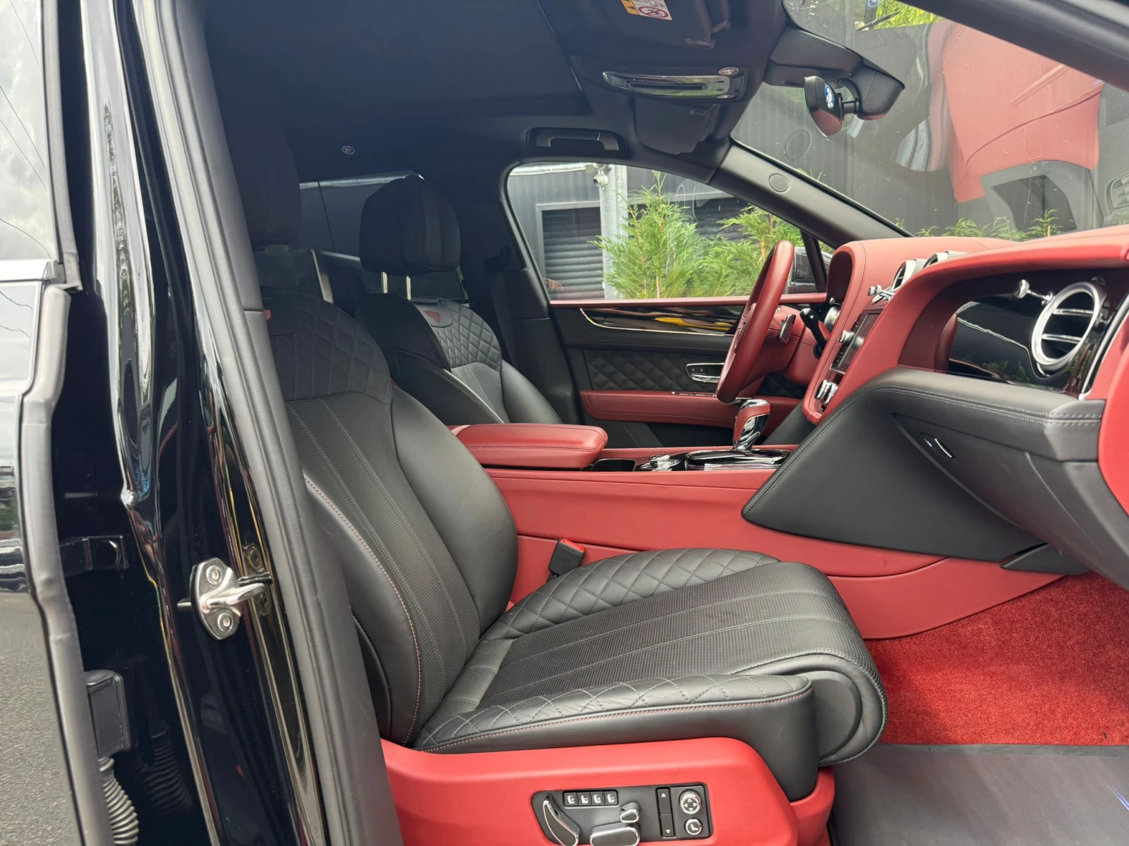 Bentley Bentayga 6.0 W12/TV/NAIM, снимка 15 - Автомобили и джипове - 54614734