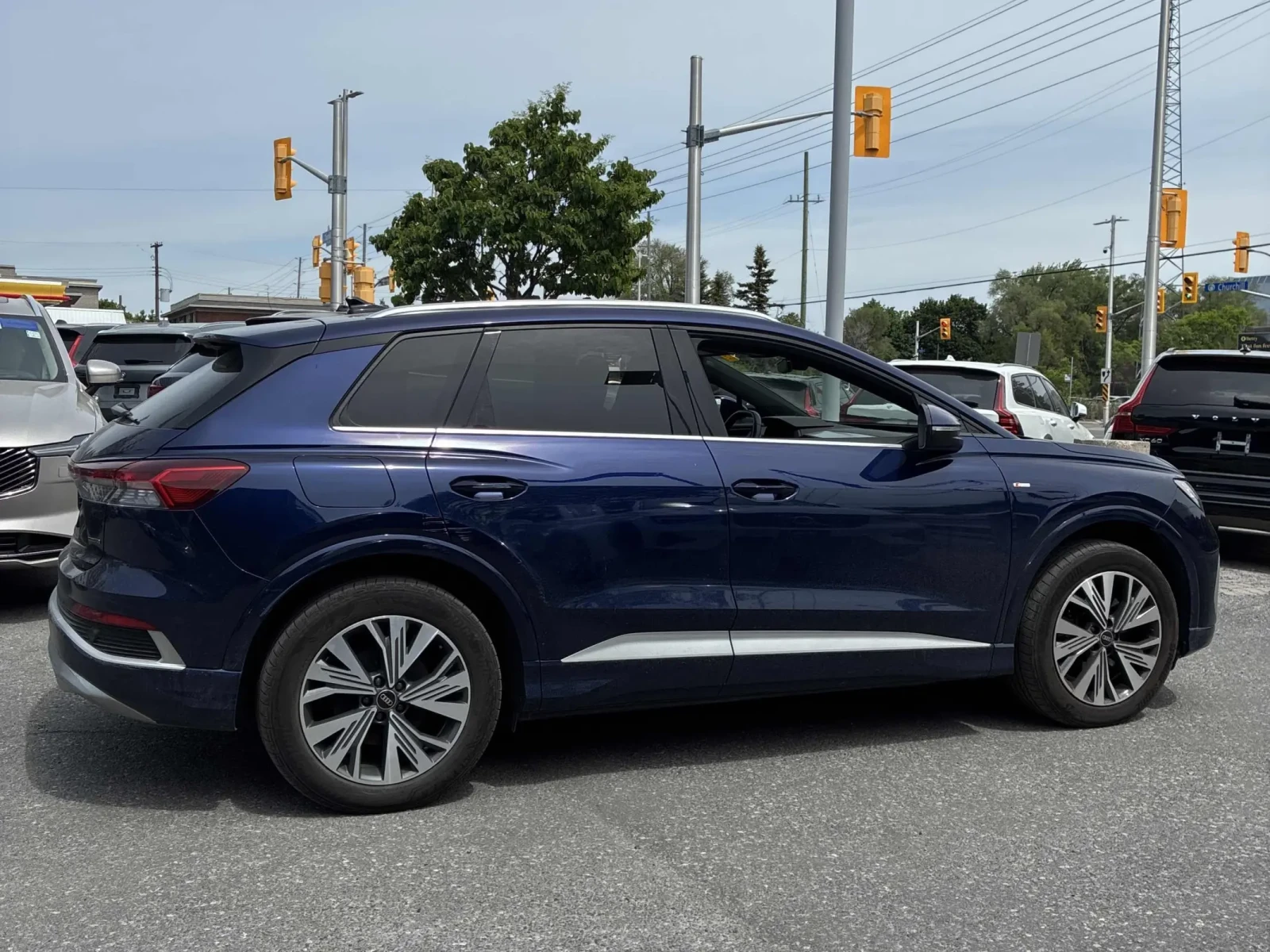 Audi Q4 e tron / ПАНОРАМА / КАБЕЛ, снимка 4 - Автомобили и джипове - 54800078