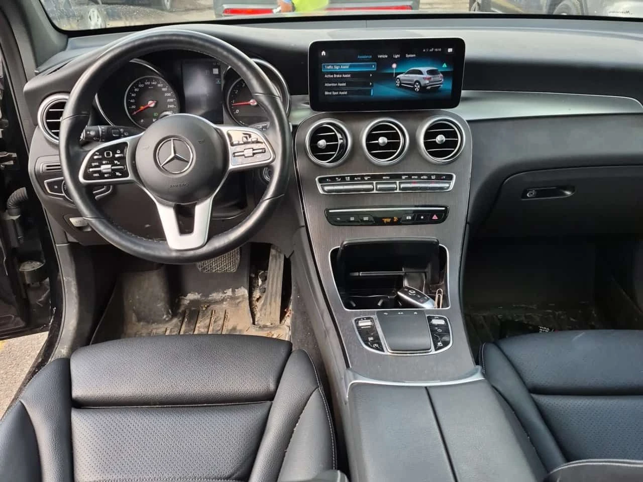 Mercedes-Benz GLC 300 PANO| MEMORY| 2 КЛЮЧА| 2 ЧИФТА ГУМИ| , снимка 9 - Автомобили и джипове - 55031435