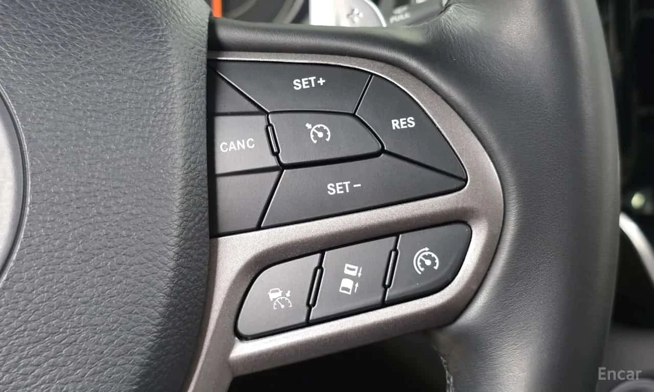 Jeep Cherokee 2.4 Limited| PANO| ПОДГРЕВИ| НАВИ| 2 КЛЮЧА| , снимка 16 - Автомобили и джипове - 56169058