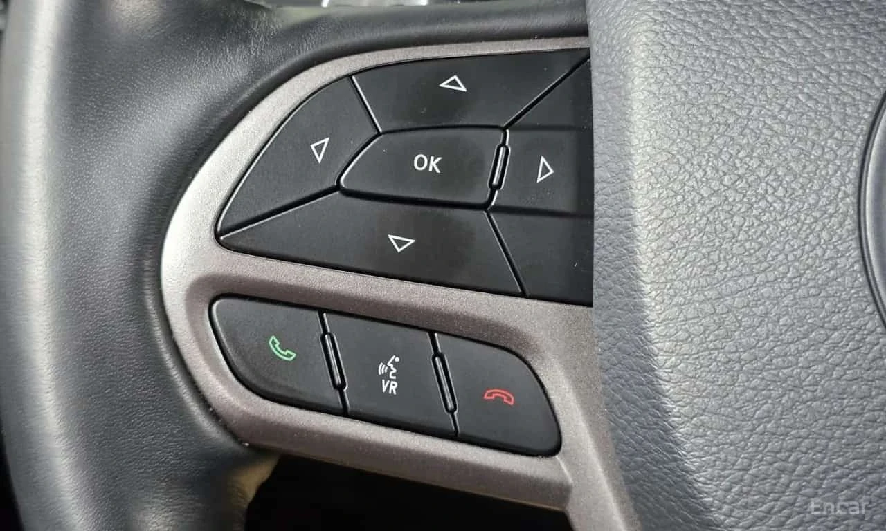Jeep Cherokee 2.4 Limited| PANO| ПОДГРЕВИ| НАВИ| 2 КЛЮЧА| , снимка 15 - Автомобили и джипове - 56169058