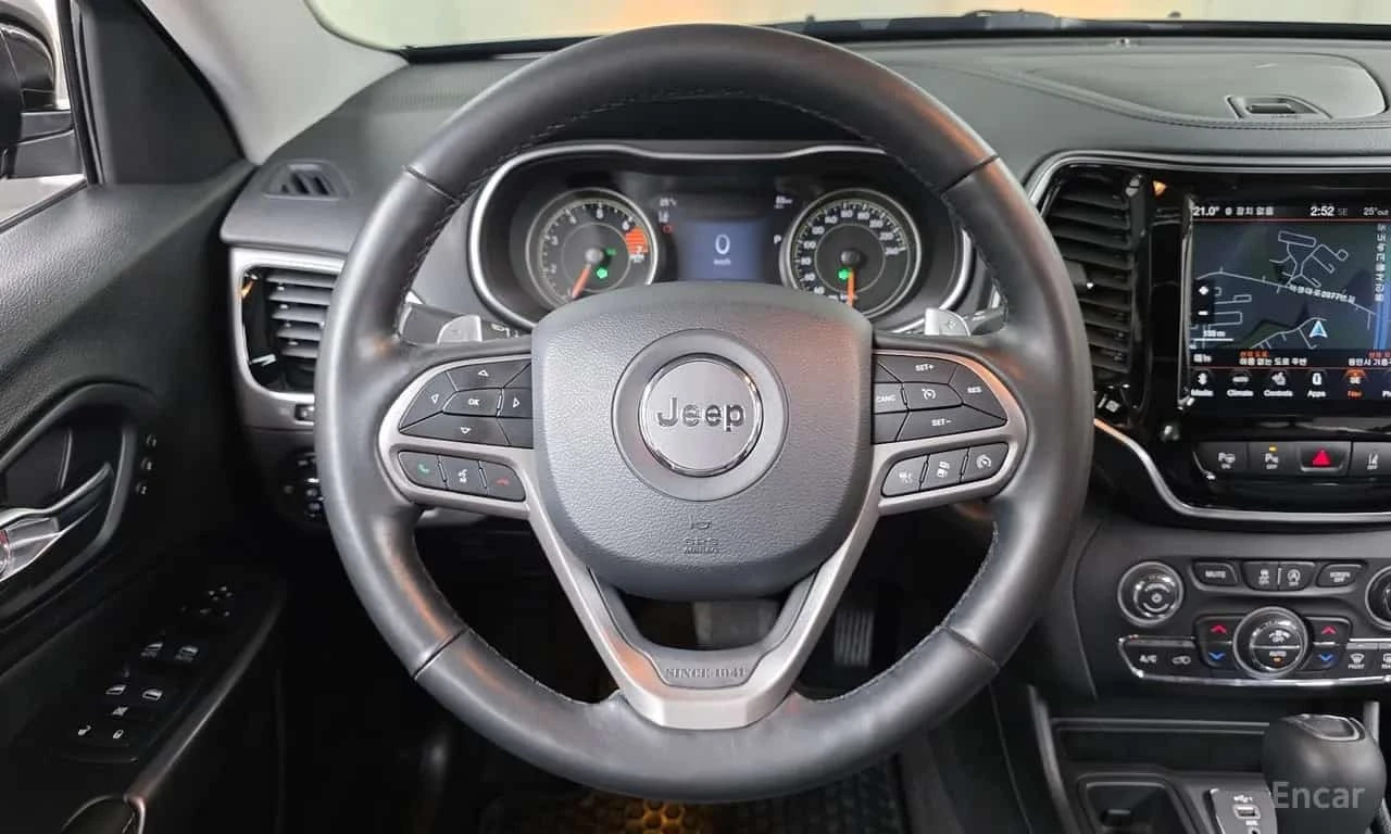 Jeep Cherokee 2.4 Limited| PANO| ПОДГРЕВИ| НАВИ| 2 КЛЮЧА| , снимка 14 - Автомобили и джипове - 56169058
