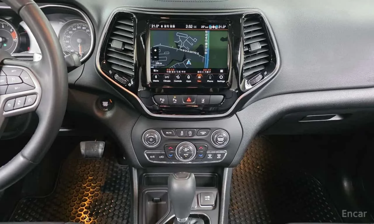 Jeep Cherokee 2.4 Limited| PANO| ПОДГРЕВИ| НАВИ| 2 КЛЮЧА| , снимка 17 - Автомобили и джипове - 56169058