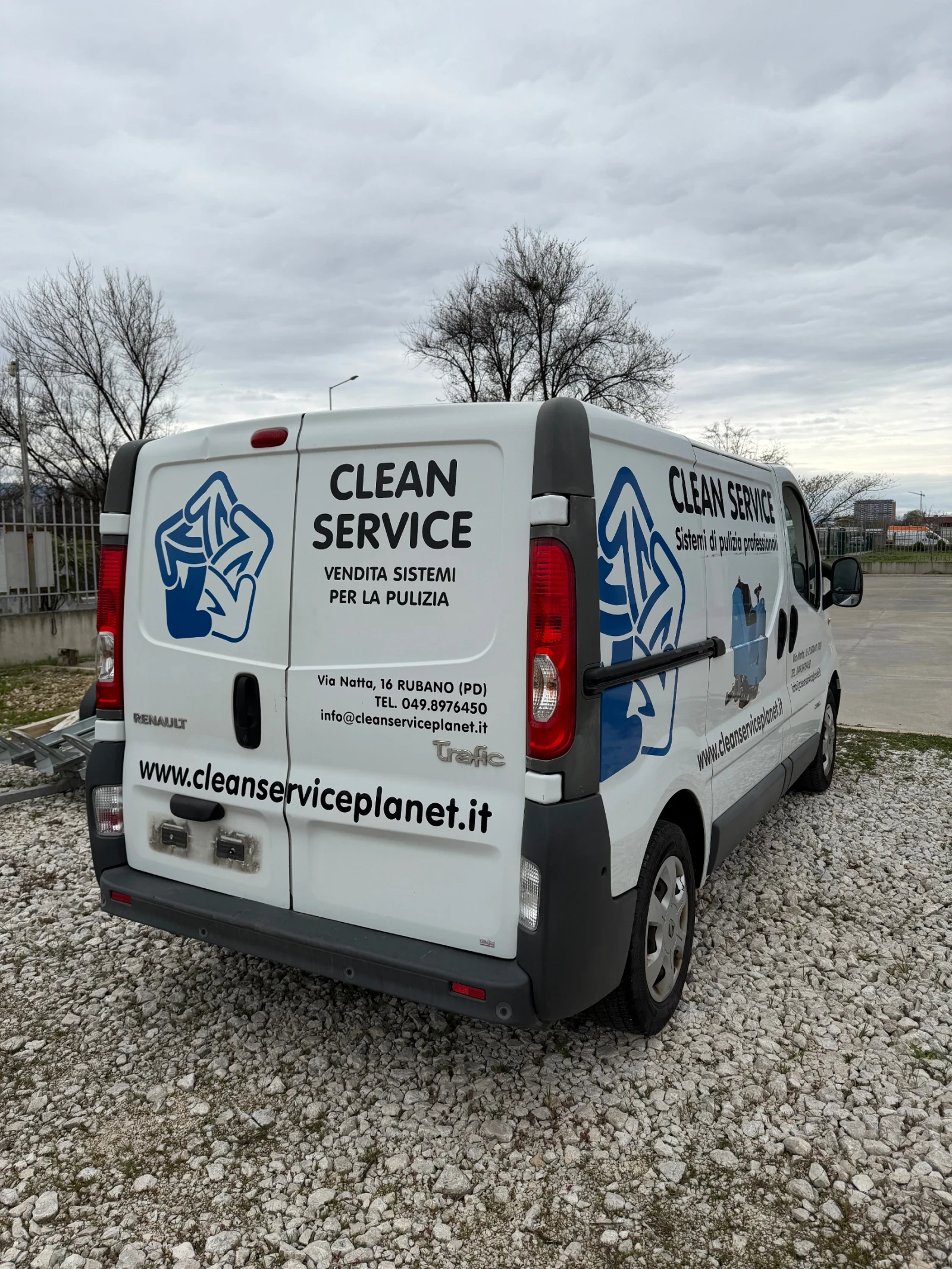 Renault Trafic, снимка 4 - Бусове и автобуси - 54026573