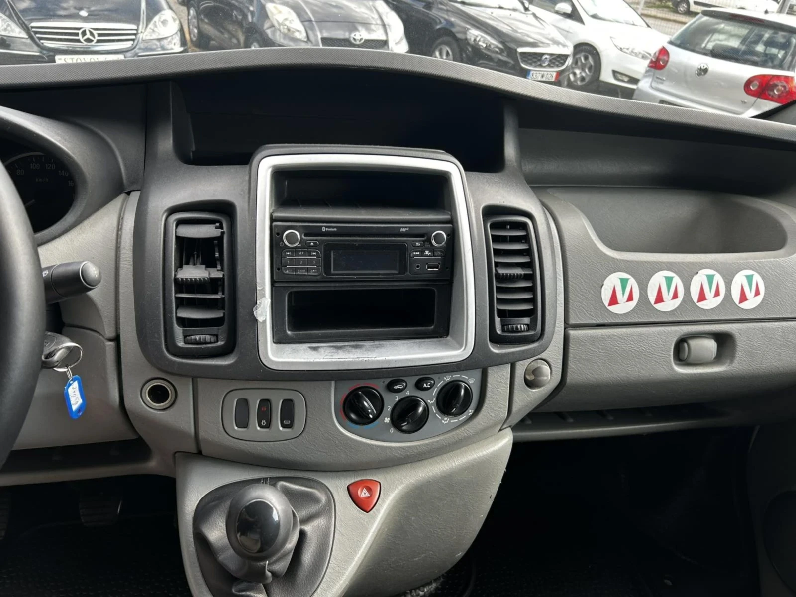 Opel Vivaro 2.0, снимка 13 - Бусове и автобуси - 55313190