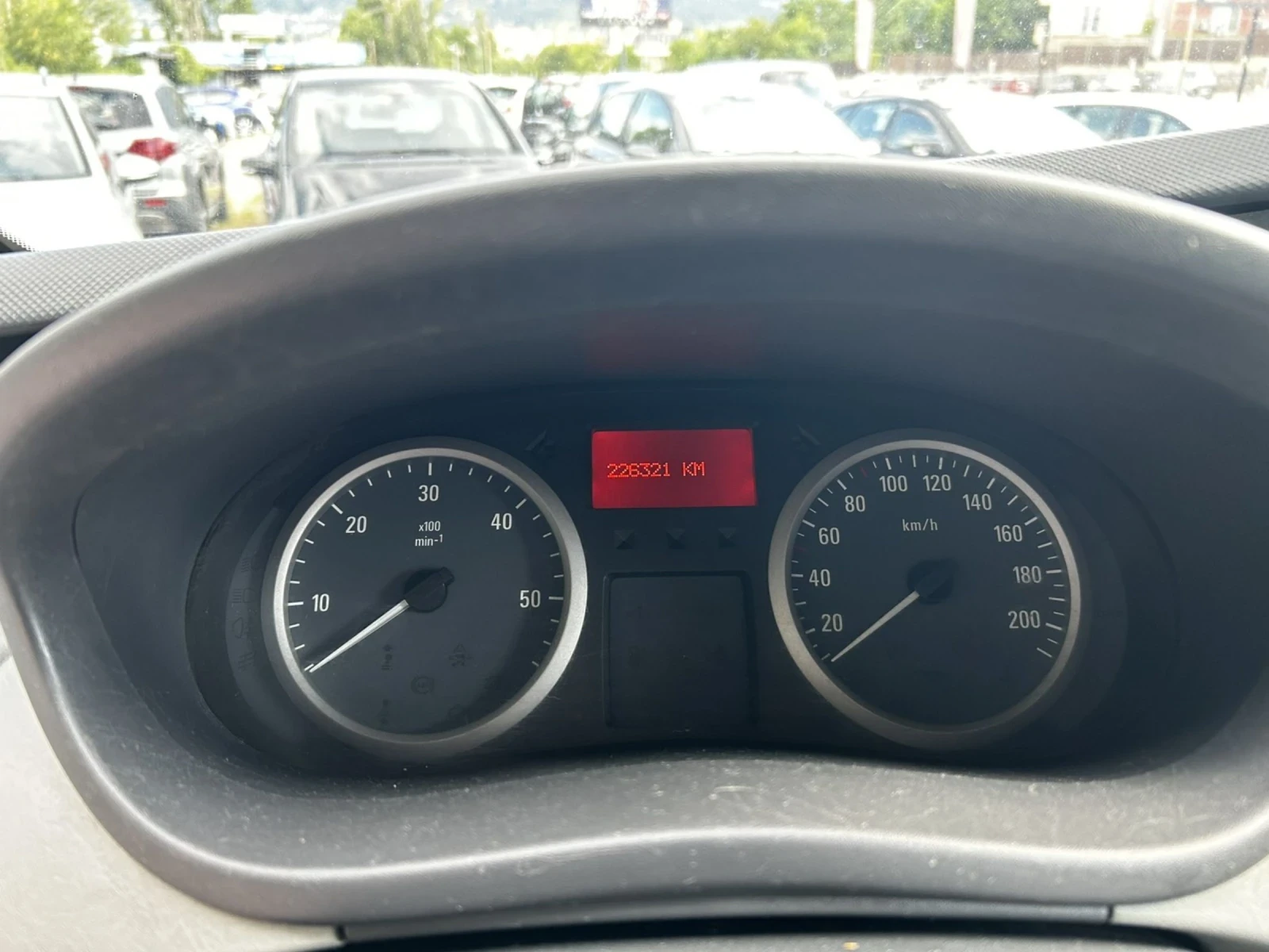 Opel Vivaro 2.0, снимка 12 - Бусове и автобуси - 55313190