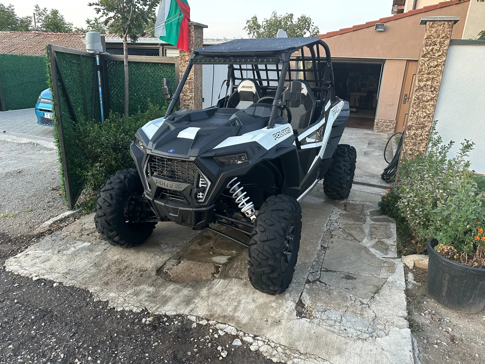Polaris RZR Polaris RZR XP 1000 - изображение 2