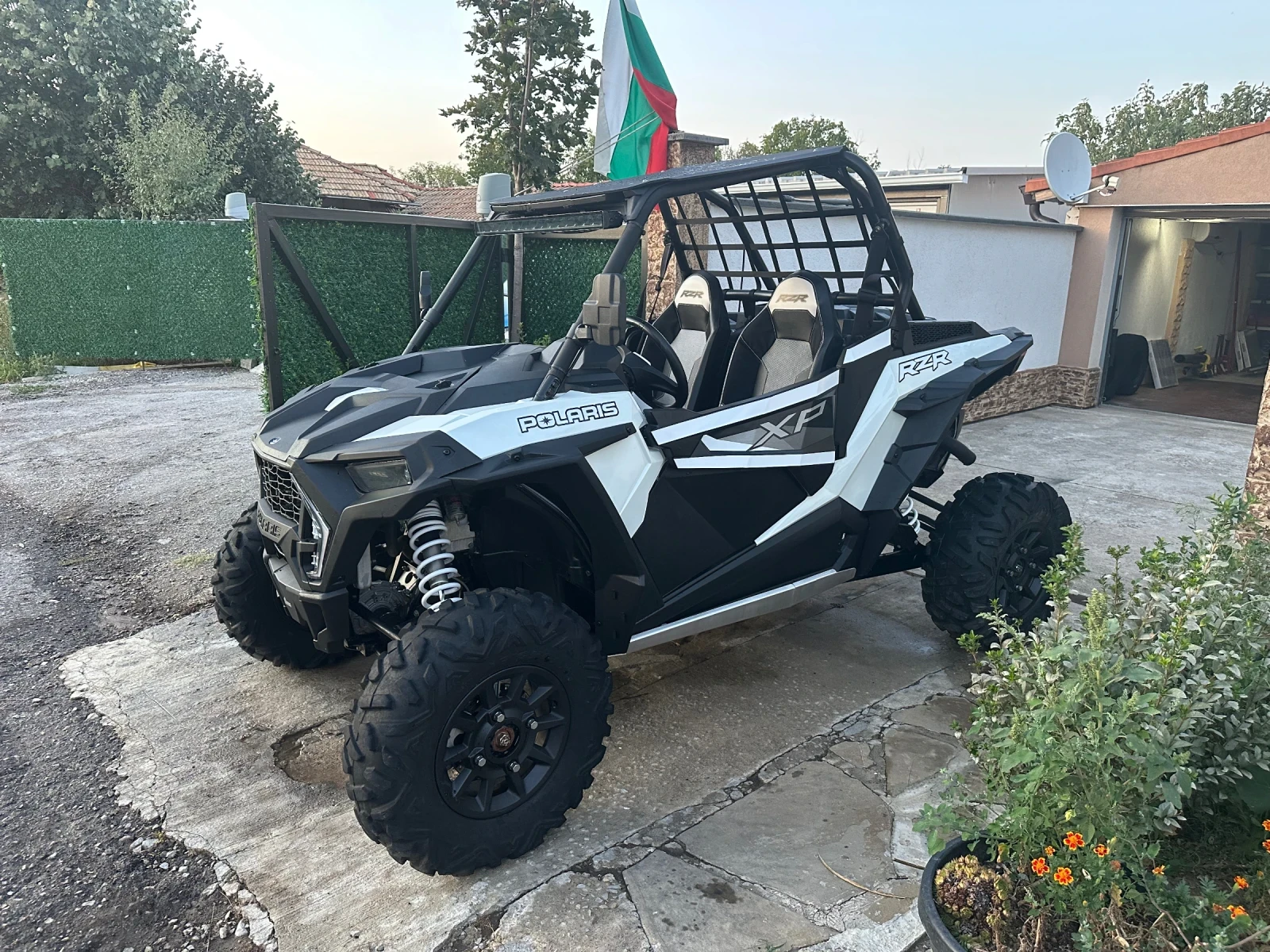 Polaris RZR Polaris RZR XP 1000 - изображение 3