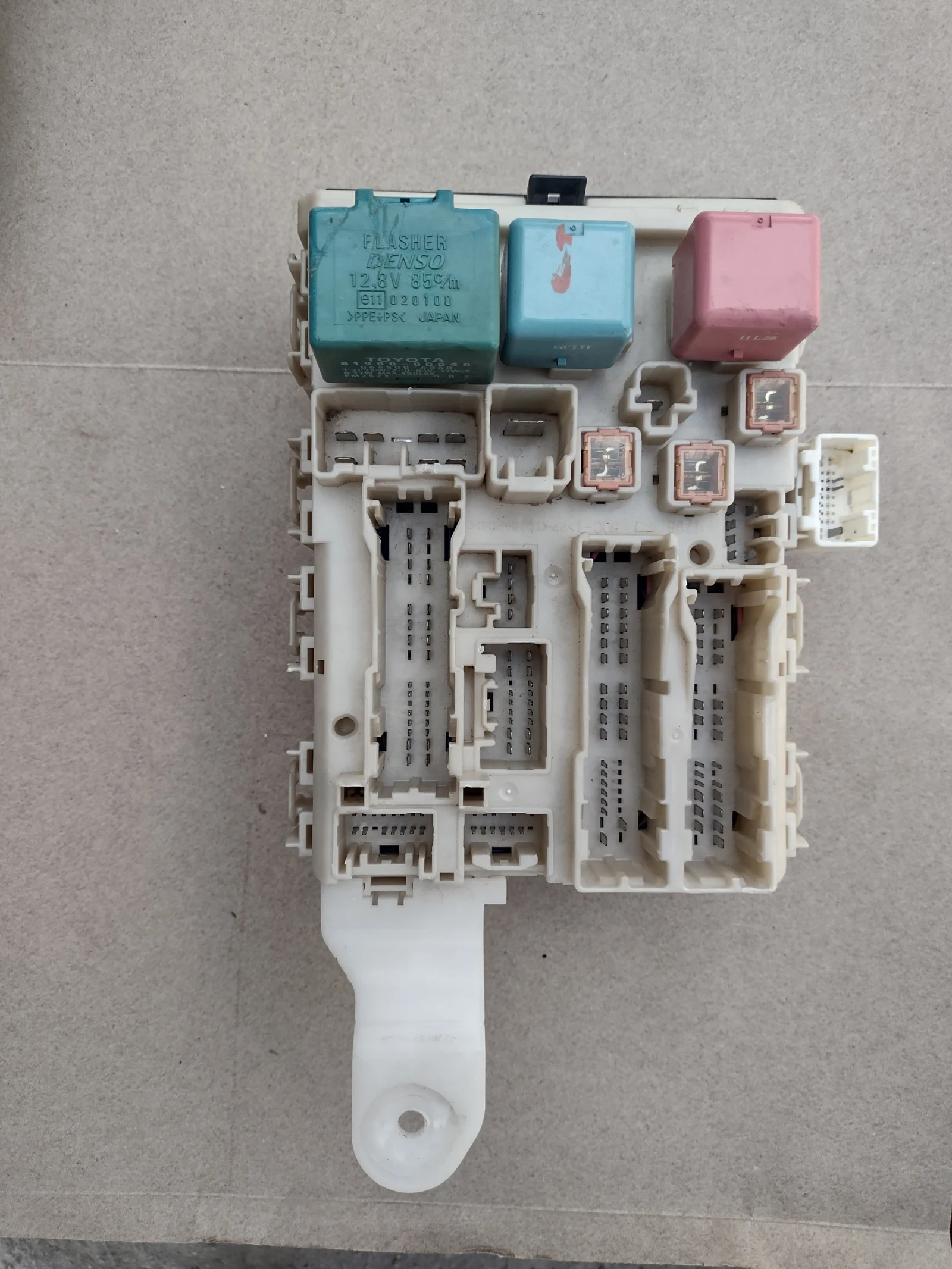 82730-02J70  ������� ����� �� TOYOTA AURIS 1.4 D4D  8273002J70 | Mobile.bg � ����������� 1