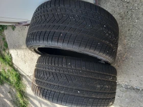 Гуми Зимни 275/40R21, снимка 1 - Гуми и джанти - 47356611