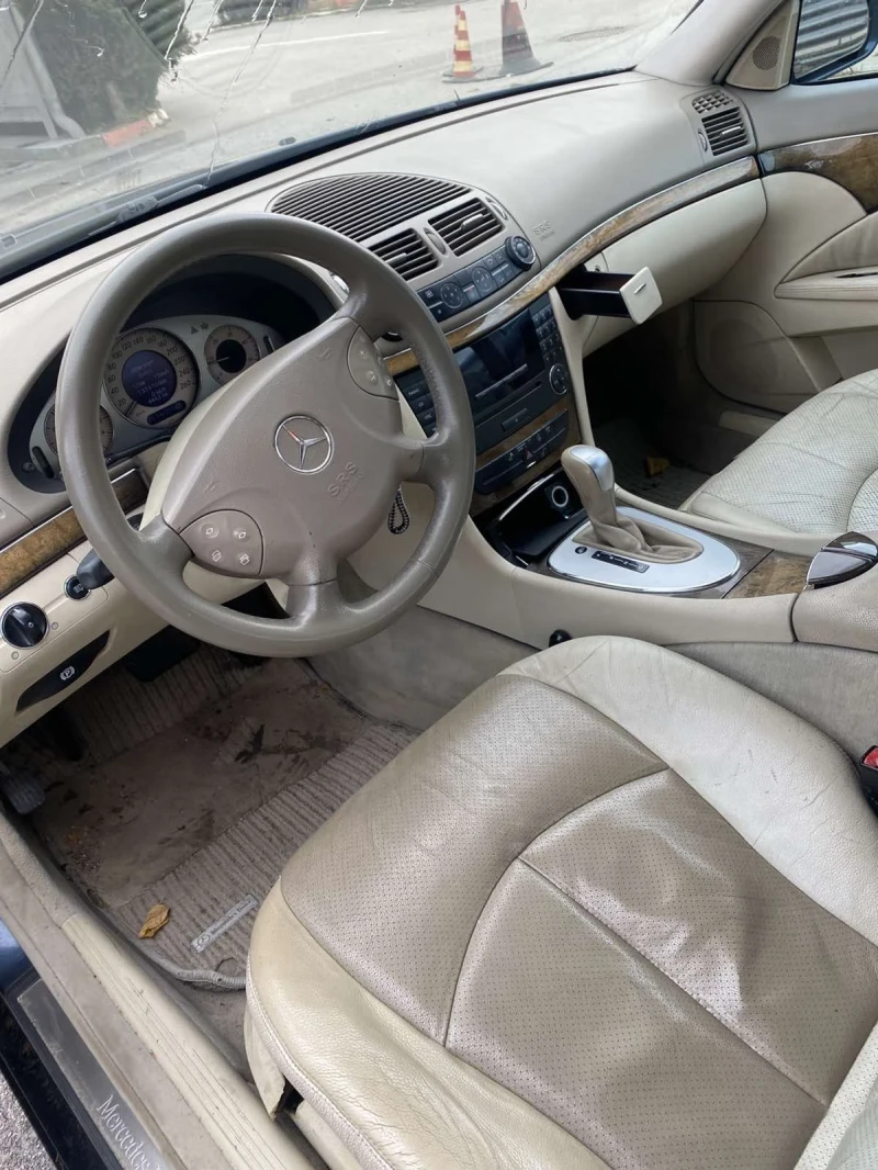 Mercedes-Benz E 270, снимка 11 - Автомобили и джипове - 48344243