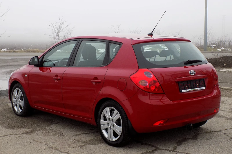 Kia Ceed 1.4i 167х. км., снимка 5 - Автомобили и джипове - 48722140