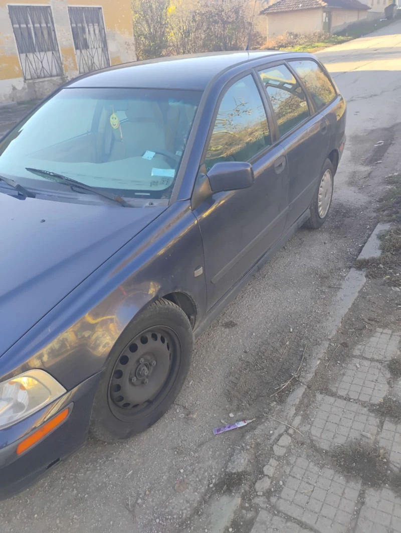 Volvo V40 1.9D 115k.s, снимка 3 - Автомобили и джипове - 48951134