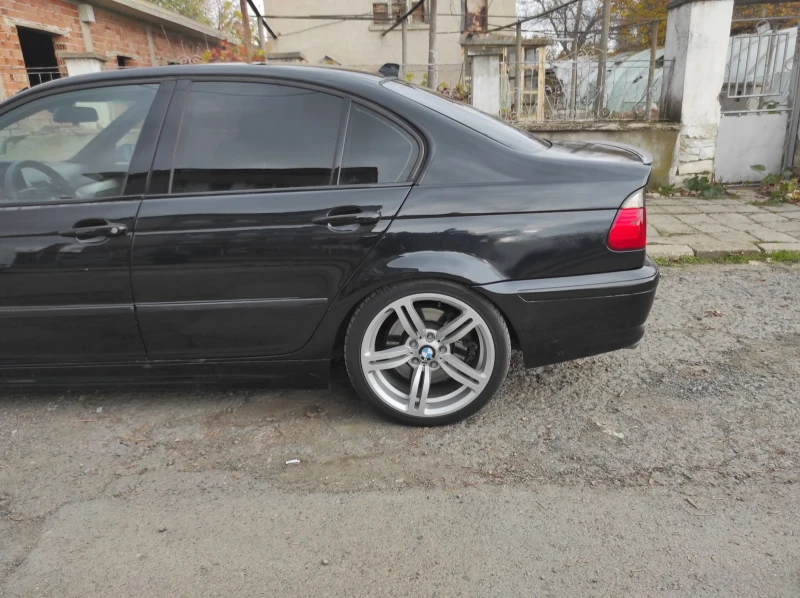 BMW 330 Газ/Бензин, снимка 4 - Автомобили и джипове - 52493273