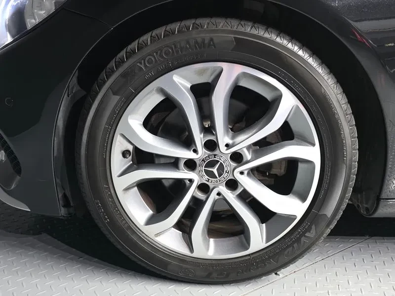 Mercedes-Benz C 220 D Avantgarde, снимка 5 - Автомобили и джипове - 55740204