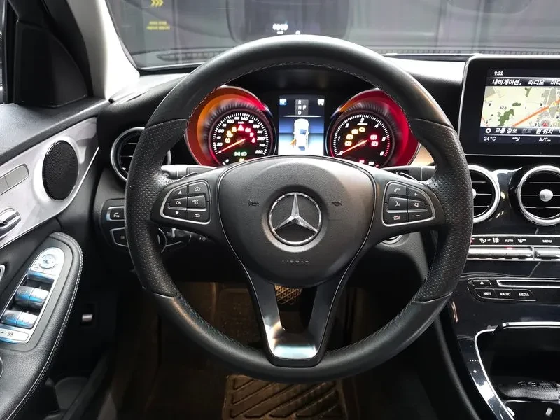 Mercedes-Benz C 220 D Avantgarde, снимка 13 - Автомобили и джипове - 55740204