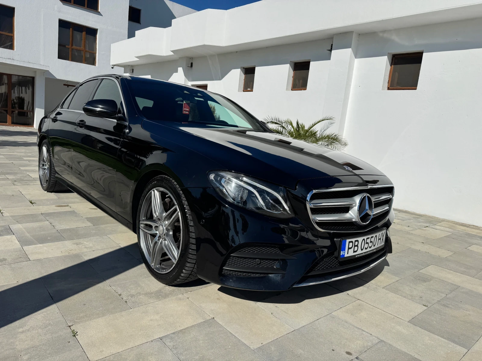 Mercedes-Benz E 220 AMG Line Saloon - изображение 2