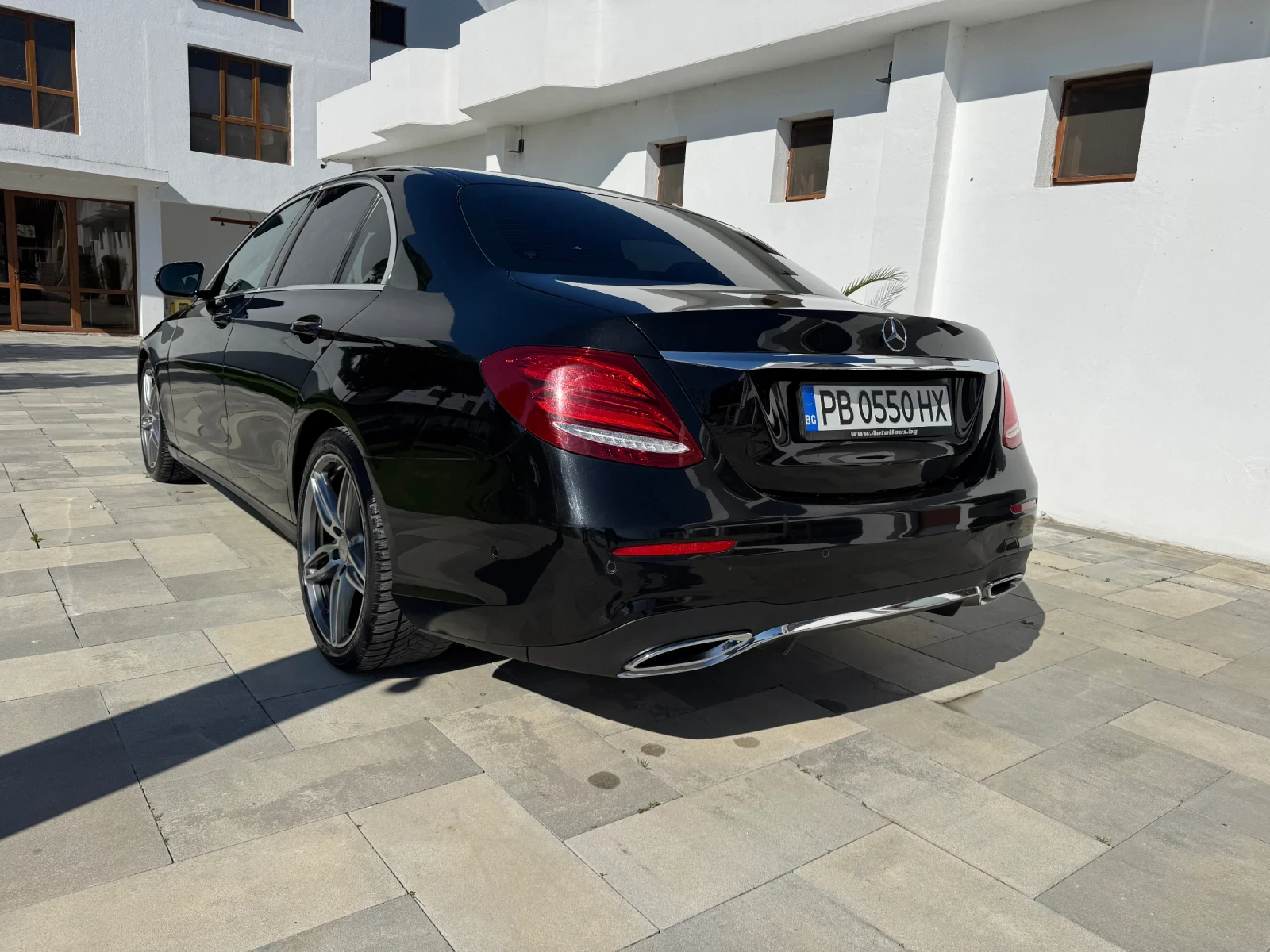 Mercedes-Benz E 220 AMG Line Saloon - изображение 7