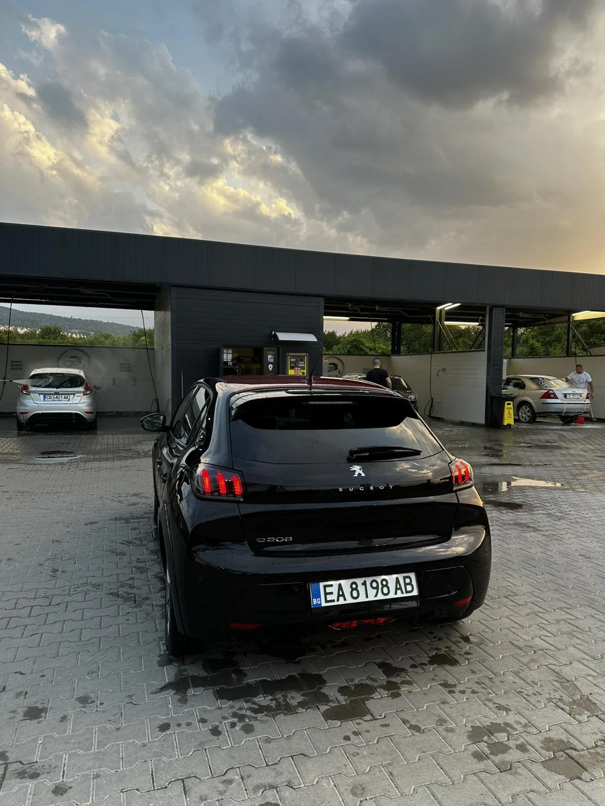 Peugeot 208 Electric  - изображение 5