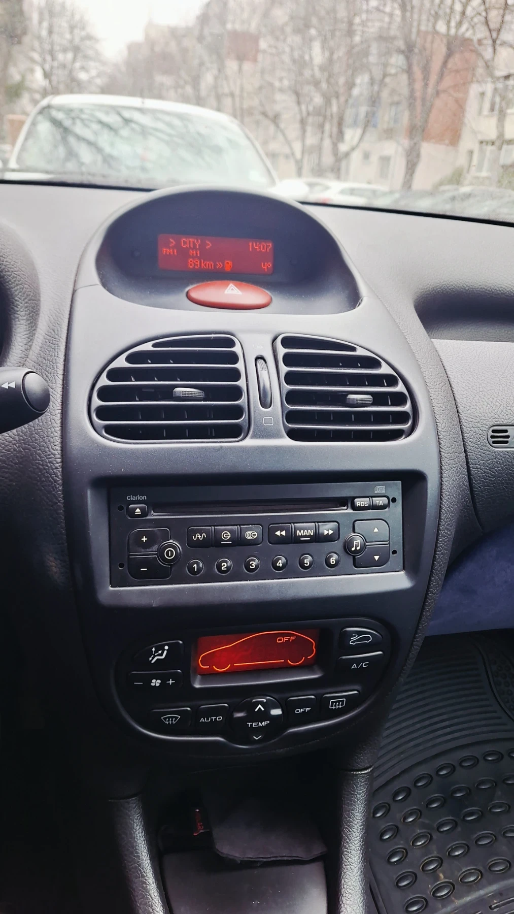 Peugeot 206 1.4 бензин, хечбек, 88 к.с. - изображение 8