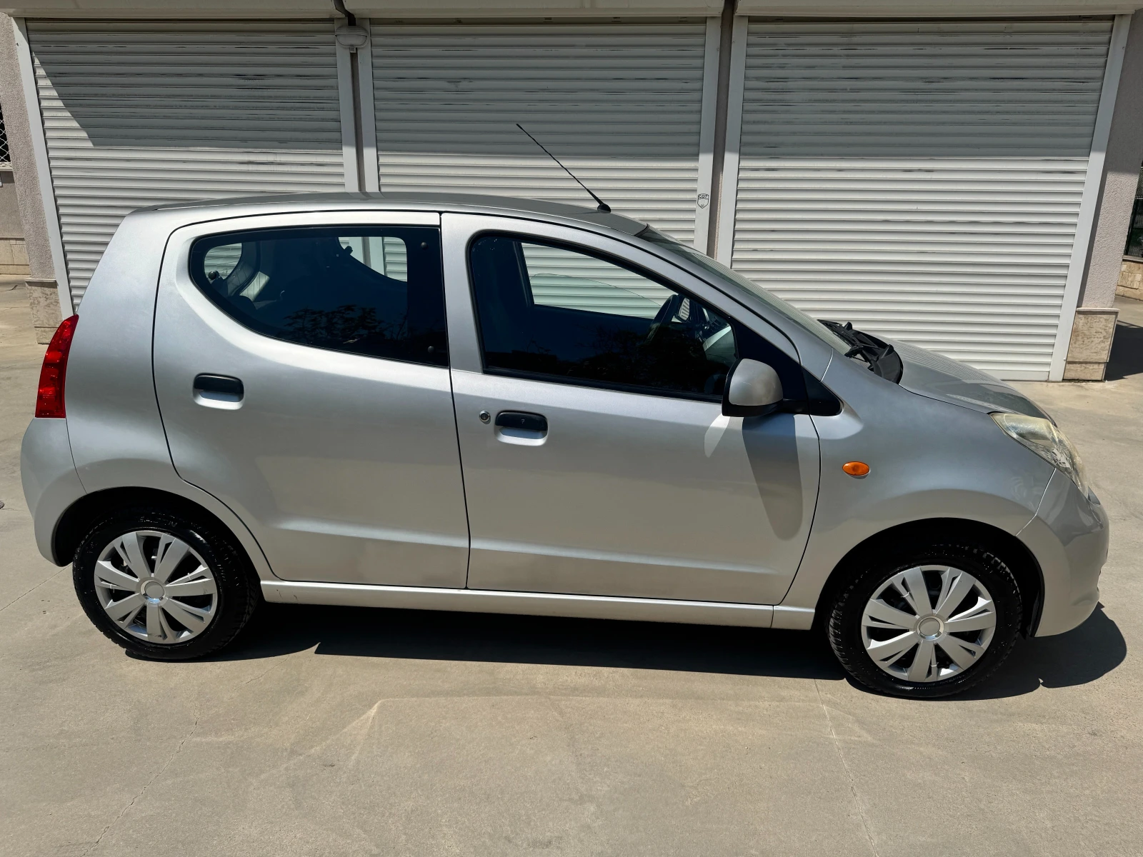 Suzuki Alto 1.0 Бензин, 68к.с.Перфектно състояние, снимка 2 - Автомобили и джипове - 54358205