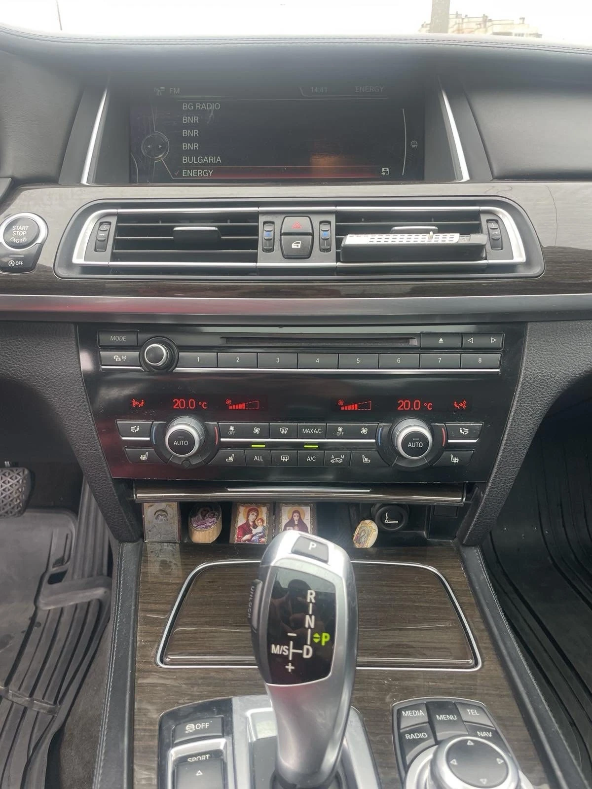 BMW 740 Xdrive, снимка 10 - Автомобили и джипове - 54799768