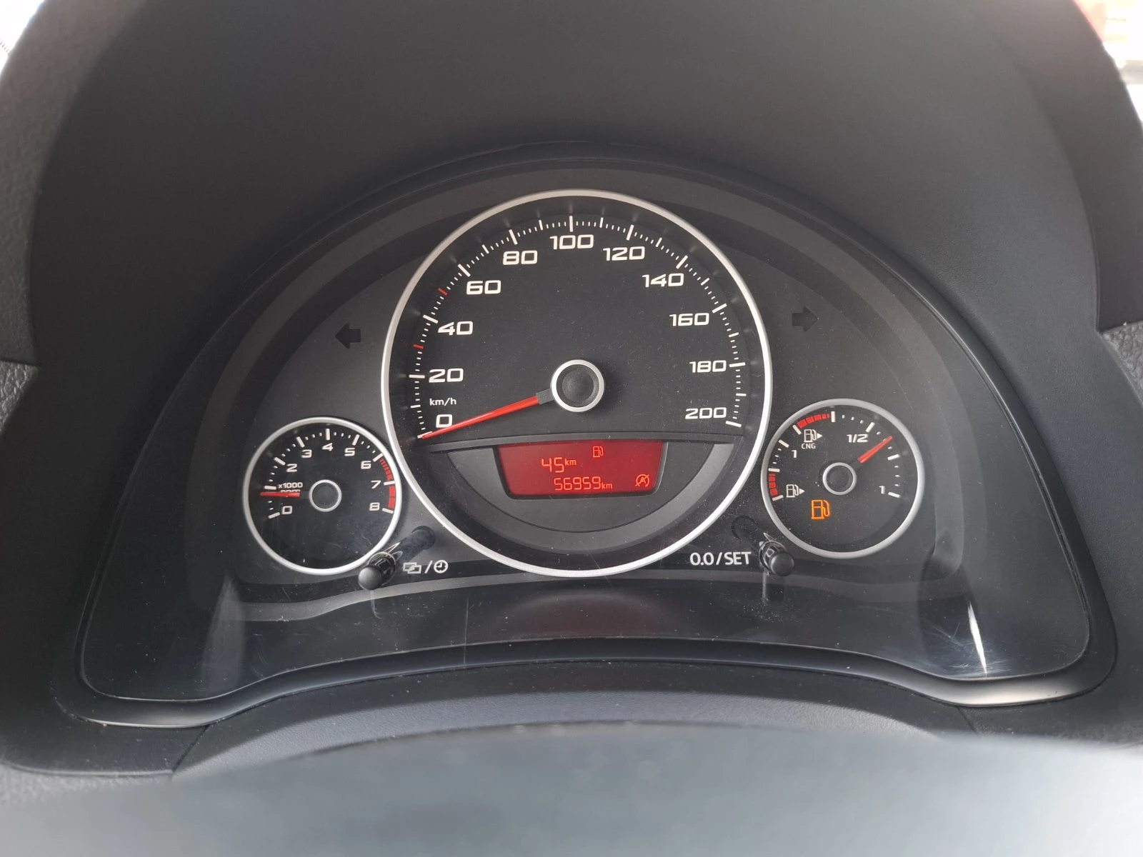 Seat Mii 1.0i + КЛИМАТИК, снимка 12 - Автомобили и джипове - 55768174