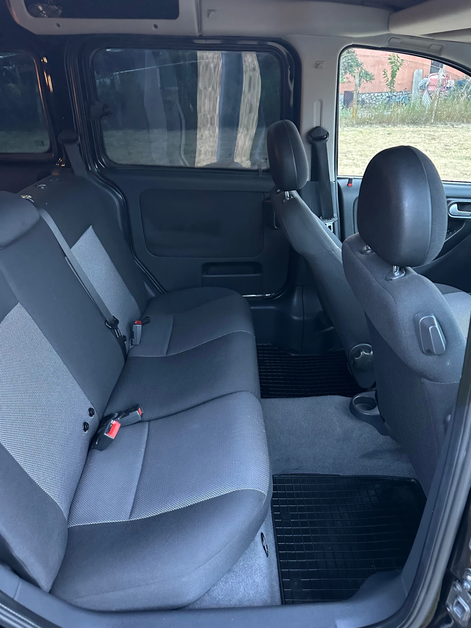 Opel Combo 1.4I, снимка 12 - Автомобили и джипове - 55891888