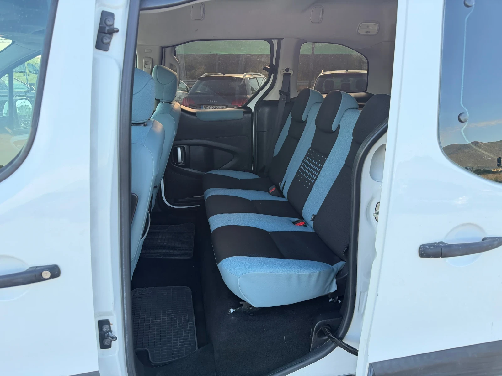 Citroen Berlingo 1.6eHDI-92PS, снимка 11 - Автомобили и джипове - 55944459