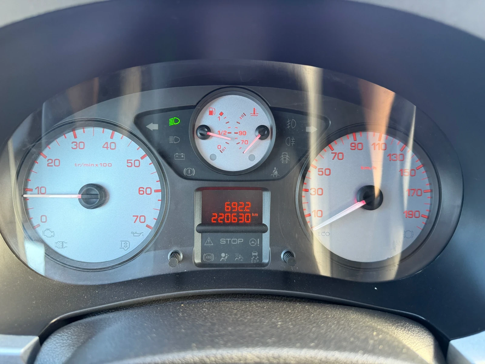 Citroen Berlingo 1.6eHDI-92PS, снимка 13 - Автомобили и джипове - 55944459