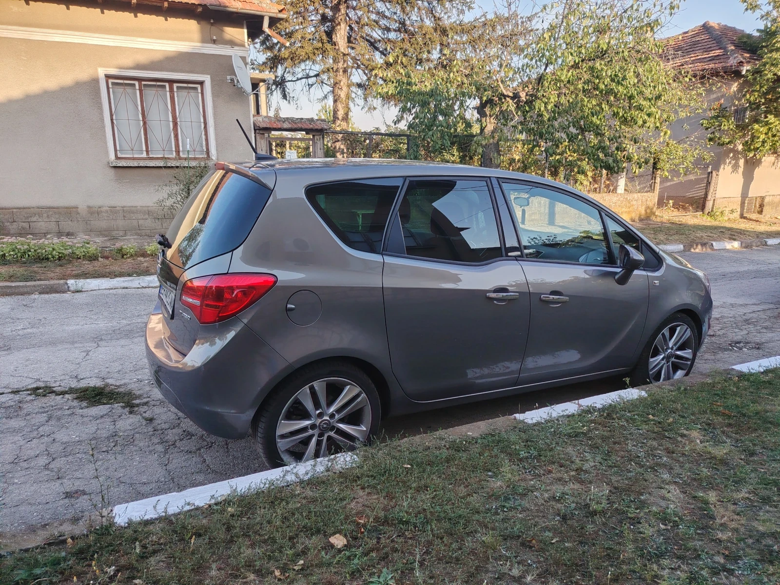 Opel Meriva, снимка 3 - Автомобили и джипове - 56142065