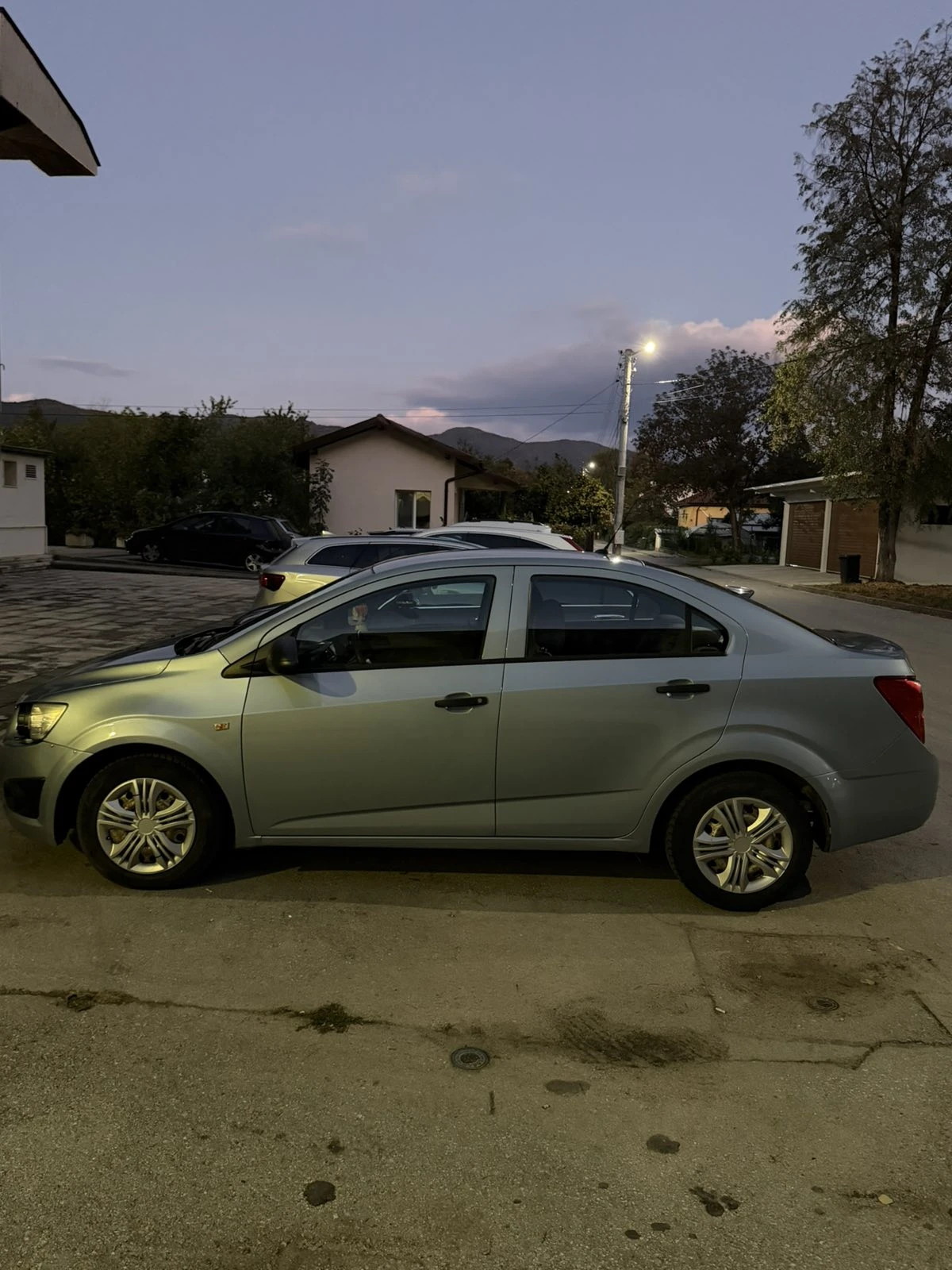 Chevrolet Aveo, снимка 4 - Автомобили и джипове - 56378544
