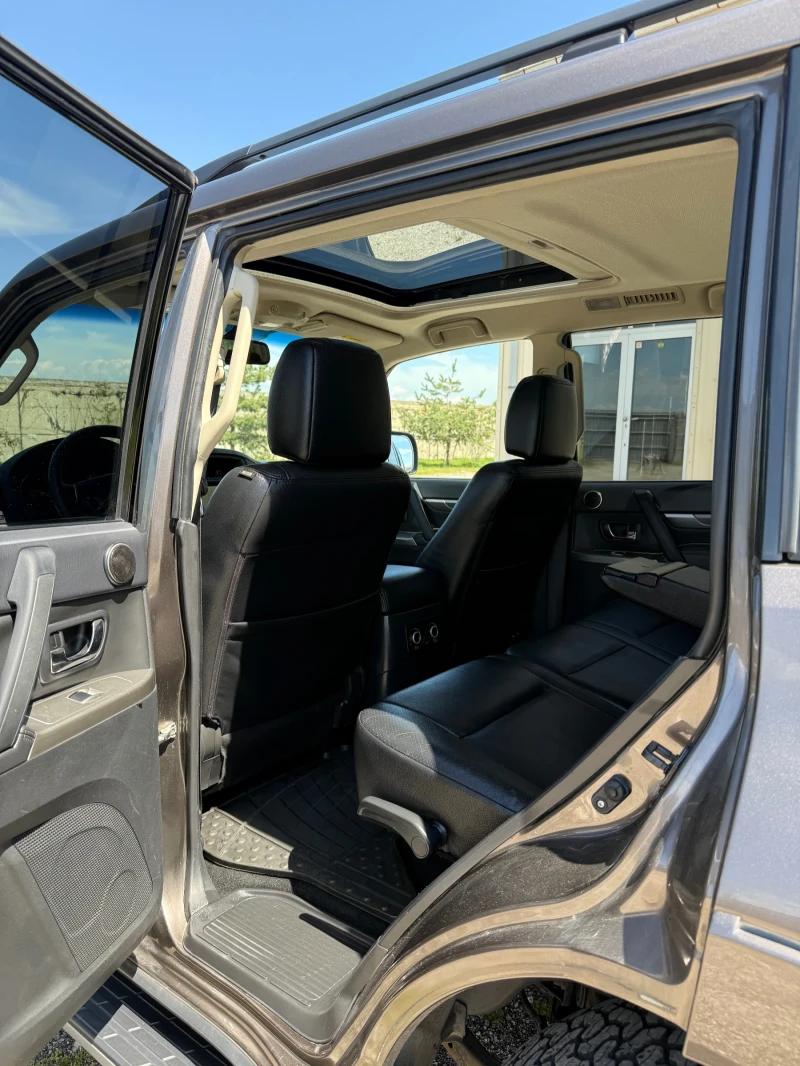 Mitsubishi Pajero 3.2 DI-D , ЧИСТО НОВИ ГУМИ, снимка 9 - Автомобили и джипове - 52451977