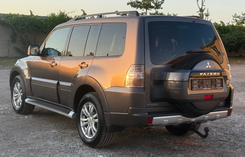 Mitsubishi Pajero 3.2 DI-D , ЧИСТО НОВИ ГУМИ, снимка 2 - Автомобили и джипове - 52451977