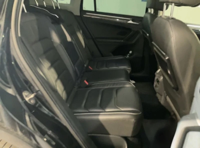 VW Tiguan 2.0TDI 4MOTION* Offroad Pack* 360&#39;* Memory* Ke, снимка 11 - Автомобили и джипове - 52628189